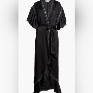 Free people moonbeam black lace trim satin robe size Medium